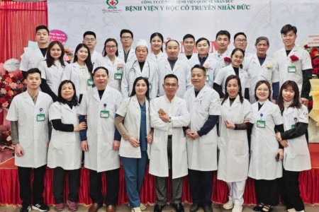 Bệnh viện Y học cổ truyền Nhân Đức tổ chức khám bệnh, cấp thuốc và tặng quà miễn phí cho các đối tượng chính sách nhân kỷ niệm 78 năm Ngày Thương binh - Liệt sĩ