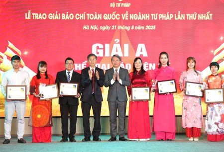 Bộ Tư pháp tổ chức Lễ trao giải "Giải Báo chí toàn quốc về ngành Tư pháp lần thứ I" và Cuộc thi trực tuyến “Tìm hiểu về Bộ, ngành Tư pháp”