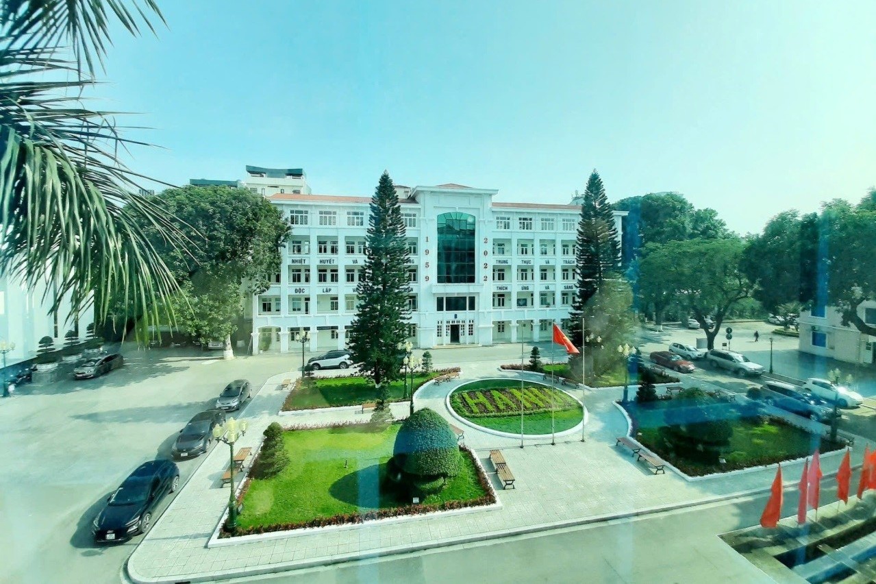 Trường Đại học Hà Nội - Từng bước xây dựng văn hóa pháp lý trong nhà trường để thực hiện tự chủ đại học bền vững