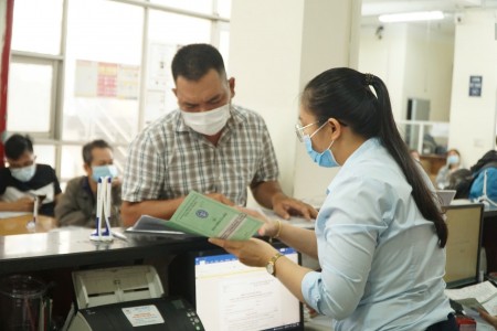 Sau khi đã nghỉ việc 03 năm có tiếp tục đóng ở sổ BHXH cũ được không?