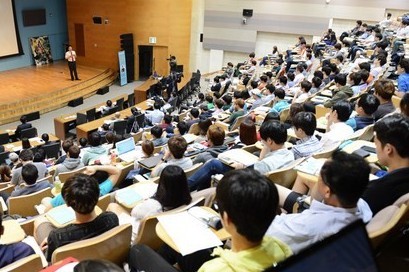 Tiêu chí kinh nghiệm hành nghề của giảng viên trong bảo đảm chất lượng đào tạo luật