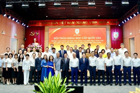 Đổi mới tư duy, đưa cuộc sống vào pháp luật